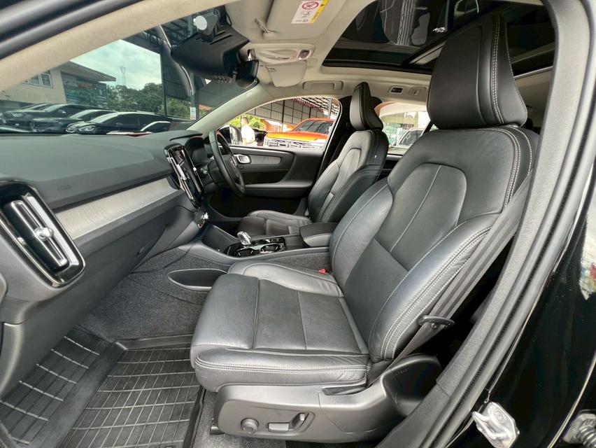 ปี 2021 VOLVO XC40 Recharge T5 Inscriptionโฉม ปี18-ปัจจุบัน (จดทะเบียน2022)สีดำ ตัวท็อป 12