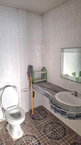 ให้เช่าทาวน์เฮ้าส์2ชั้น หลังมุม18ตรว. อยู่เพชรเกษม 112 ซอยหมู่บ้านครู ใกล้รพ.เกษมราษฎร์ 7