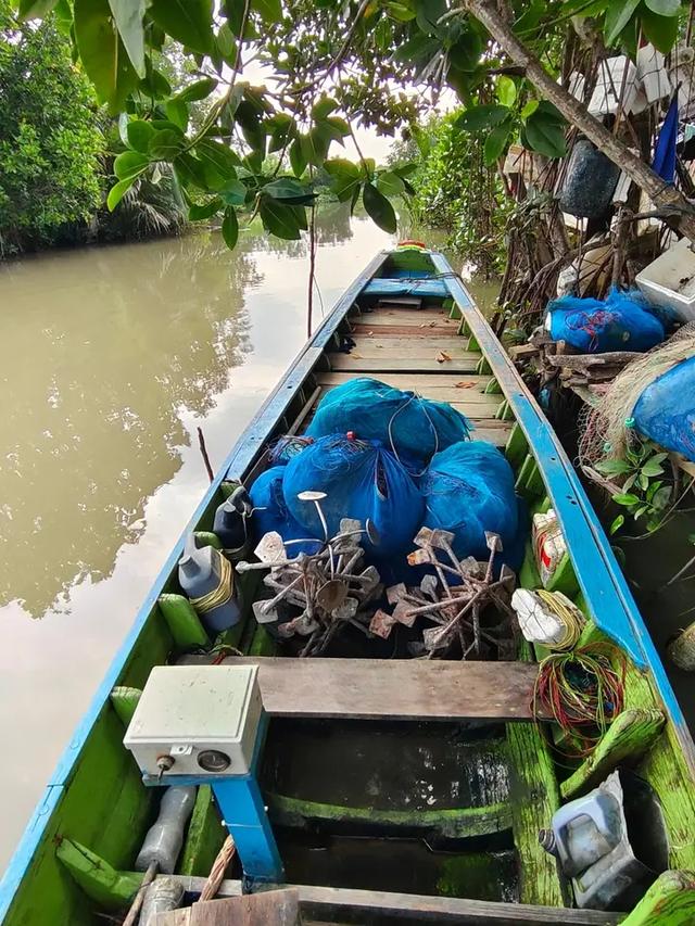 เรือประมงพร้อมใช้งาน  1