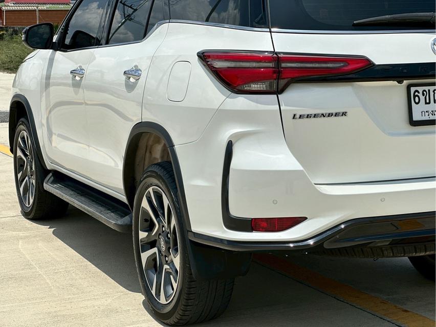TOYOTA NEW FORTUNER 2.4REGENDER BLACKTOP 2WD ปี2021สีขาว เกียร์ออโต้ เครื่องดีเซล