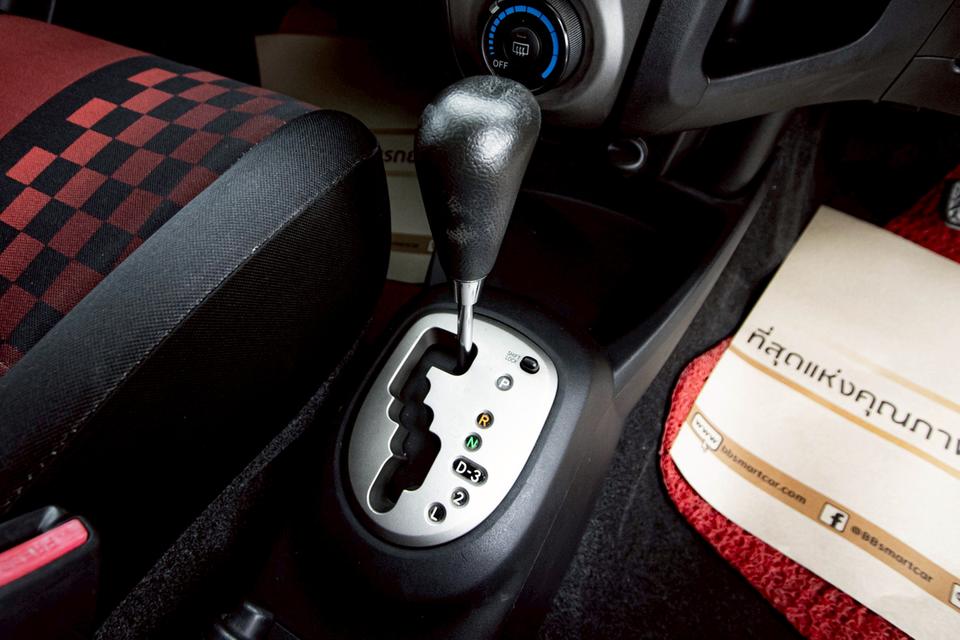 TOYOTA YARIS 1.5 J 2009  11
