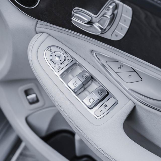 รหัสรถ 67GG678 Benz C300 ปี 2015 รุ่น Exclusive คือรถยนต์ C-Class (W205) 10