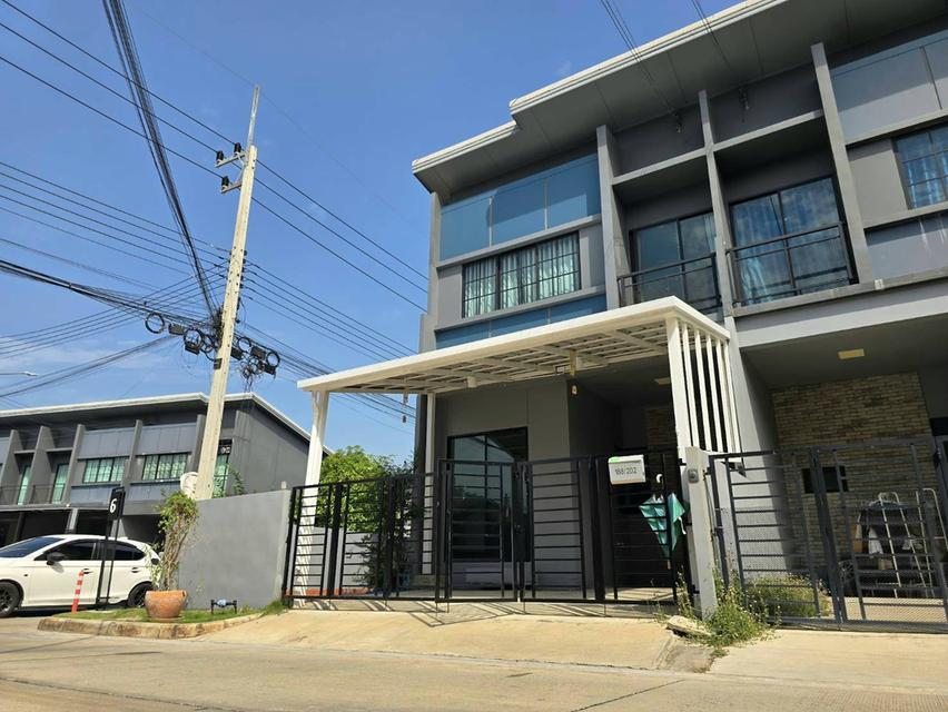 จ้าของขายเอง ขายด่วน ทาวน์โฮม 2 ชั้นหลังมุม สิริเพลสรังสิต 4