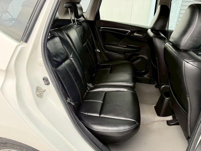 HONDA JAZZ 1.5V+ i-VTEC 2016 สีขาว 12