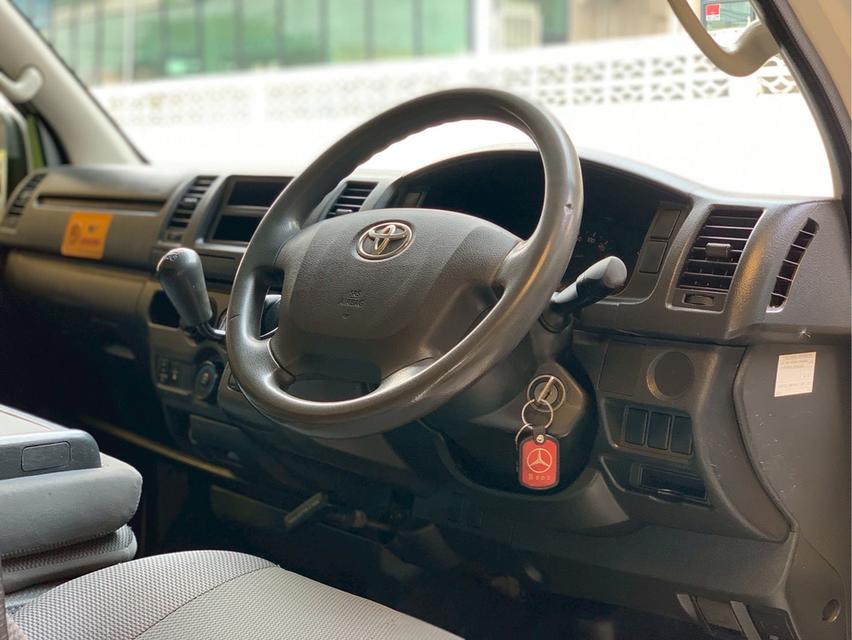 รหัสรถ PJP5948 2014 TOYOTA HIACE 3.0 GL M/T 12