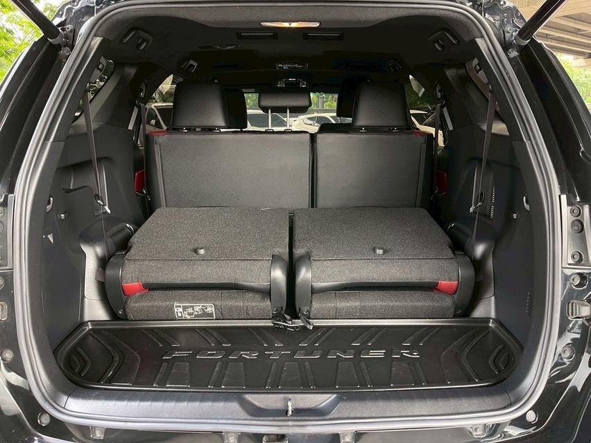 TOYOTA FORTUNER  18