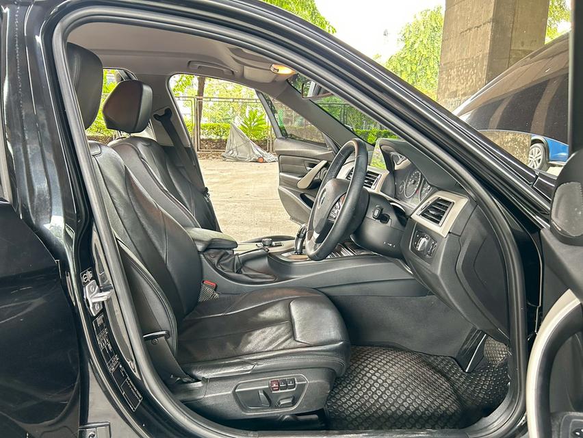 BMW 316i F30 Sedan AT ปี 2014 16