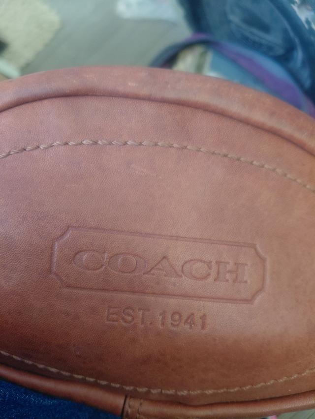 กระเป๋าหนังวินเทจ ยี่ห้อ coach EST.1941