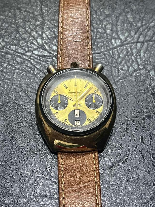 นาฬิกาในภาพคือ Citizen Bullhead หรือที่รู้จักในชื่อรุ่น Record Label Tsuno Chrono Re-Issue