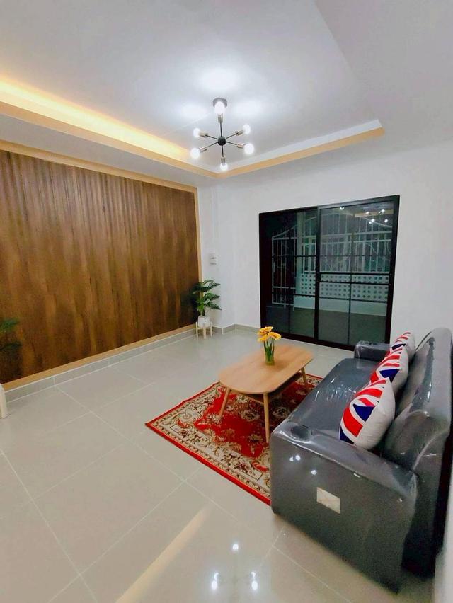 ทาวน์เฮ้าส์ 2 ชั้น รีโนเวทใหม่ พร้อมเข้าอยู่ | หมู่บ้านพฤกษา 9 คลองหลวง 5