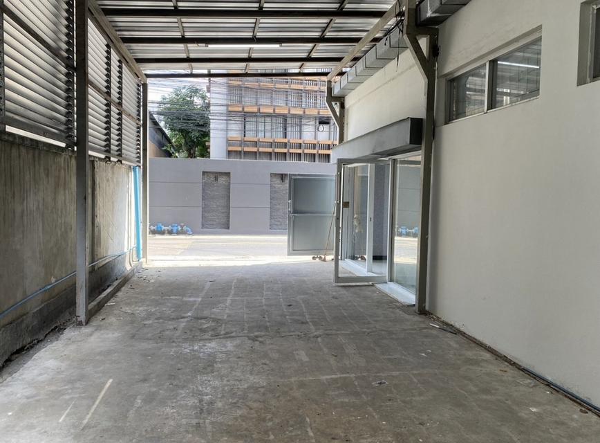 Warehouse Ratchada โกดัง 400sq.m.ติดรถไฟฟ้าMRTรัชดา-ลาดพร้าว