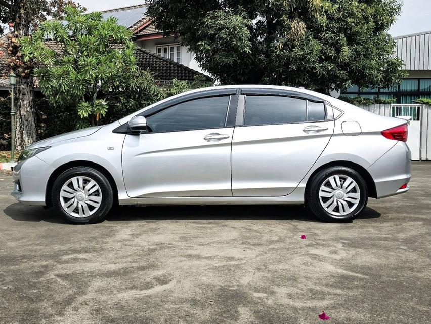 HONDA CITY 1.5 S i-VTEC ปี 2016 เกียร์ AUTO สีเทา รถสวยพร้อมใช้งาน เครื่องยนต์ เบนซิน + LPG ไมล์แท้เพียง 199,659 km. 8