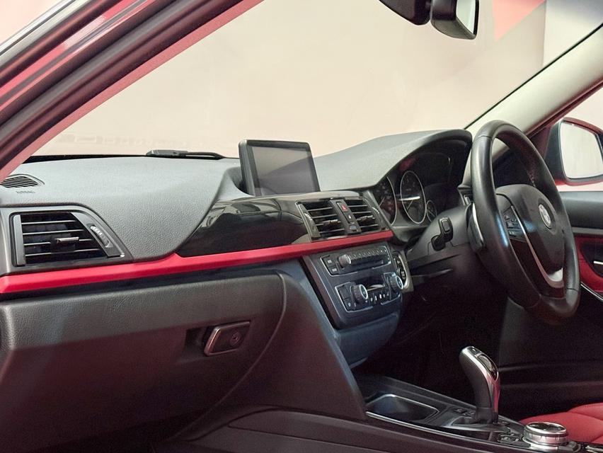 2015 BMW 320D SPORT รถ SERVICE ชุดใหญ่มาเรียบร้อยแล้วครับ รถวิ่งน้อย ประวัติศูนย์ครบ รถไม่เคยมีอุบัติเหตุครับ รูปที่ 11