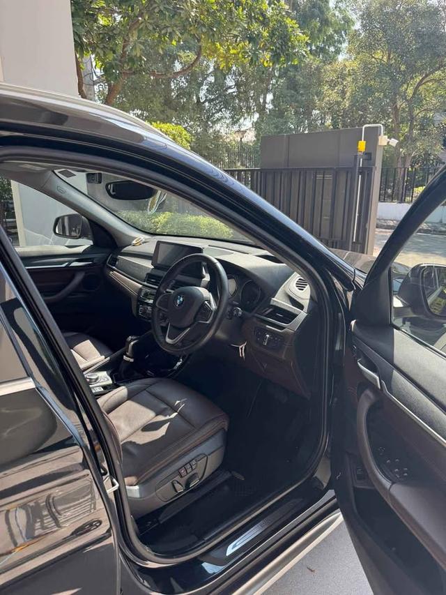  รถบ้านแท้ออกศูนย์ชื่อตรงเล่มมือเดียวป้ายแดง. BMW X1 sDrive20d xLine LCI ( F48 ) จดทะเบียนปี 2022  รถจดปี 2021 เลขไมล์ 40,300 กิโลเมตร. 9
