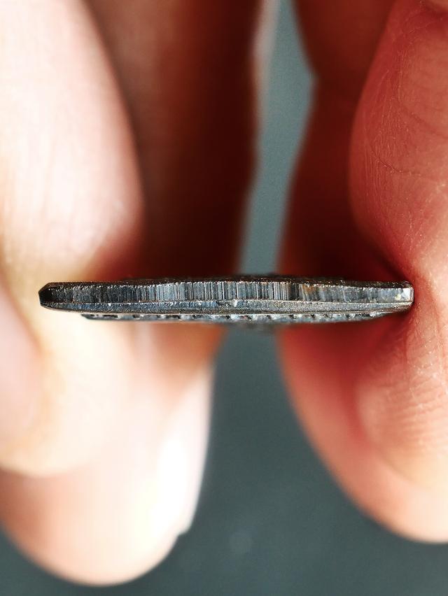 เหรียญซุ้มกอหลวงปู่ทวด วัดช้างให้ ปี 06 ทองแดงรมดำ....เดิมๆ # 2 รูปที่ 10