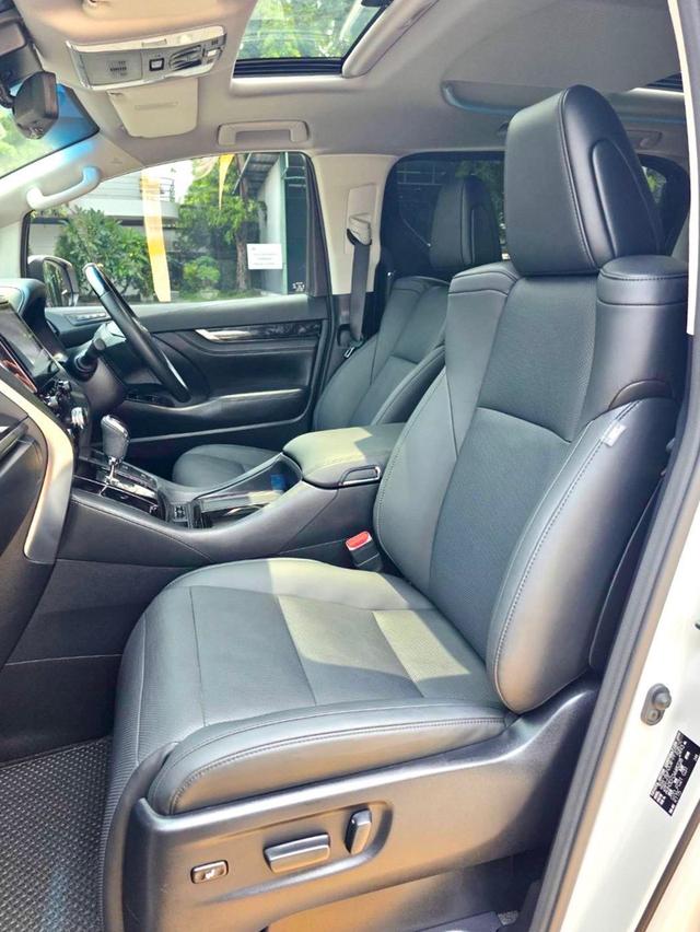 Toyota ALPHARD 2.5SC PACKAGE สีขาว ปี 2023 ไมล์ 20,000 กม. รูปที่ 9