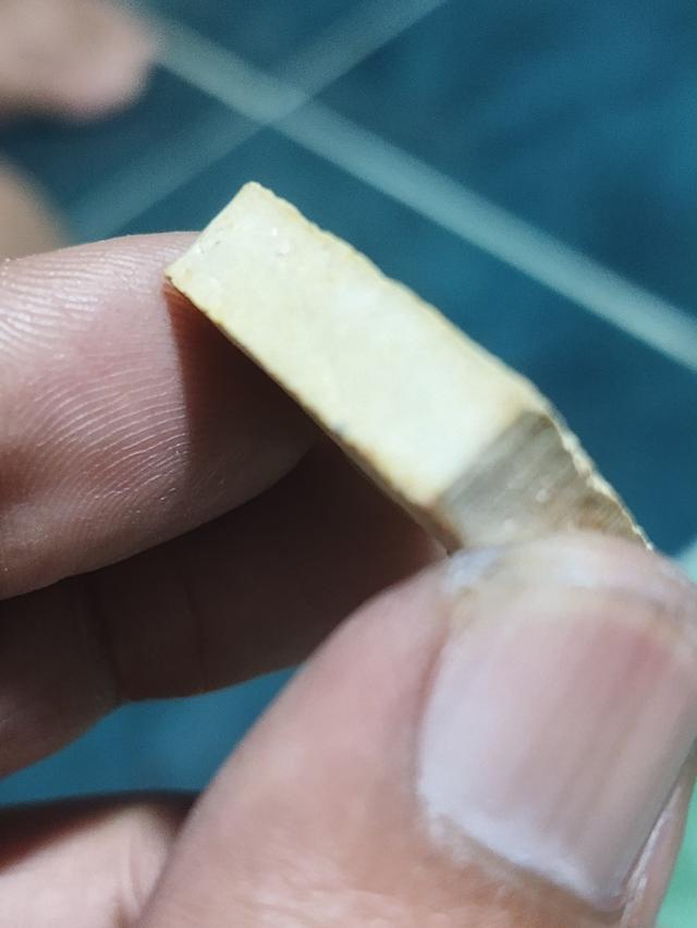 พระของขวัญวัดปากน้ำ รุ่น 4 พิมพ์หน้านาง หูมีจุด นิยม 3