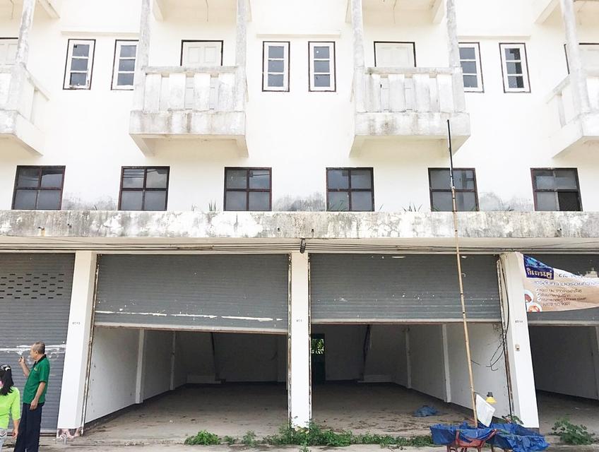 ทาวน์เฮ้าส์เชียงราย 3 ชั้นครึ่ง 2 คูหา ตีทะลุถึงกัน 62 ตร.วา ติดถนนศรีเวียง อำเภอเวียงชัย เชียงราย 3