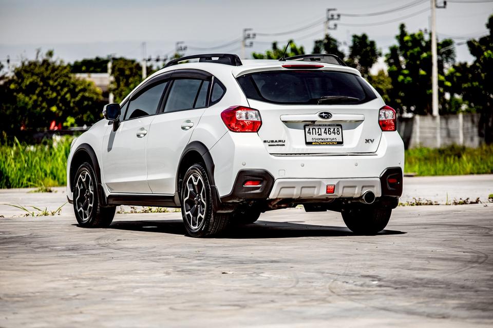 Subaru Xv 2.0 AWD สีขาว ปี 2013  9