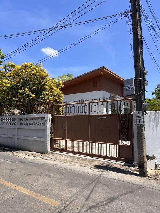 ขายที่ดิน 177 ตรว ขายตารางวาละ 350000 สุขุมวิท 65 ซอยชัยพฤกษ์ โทร 0816669559 5