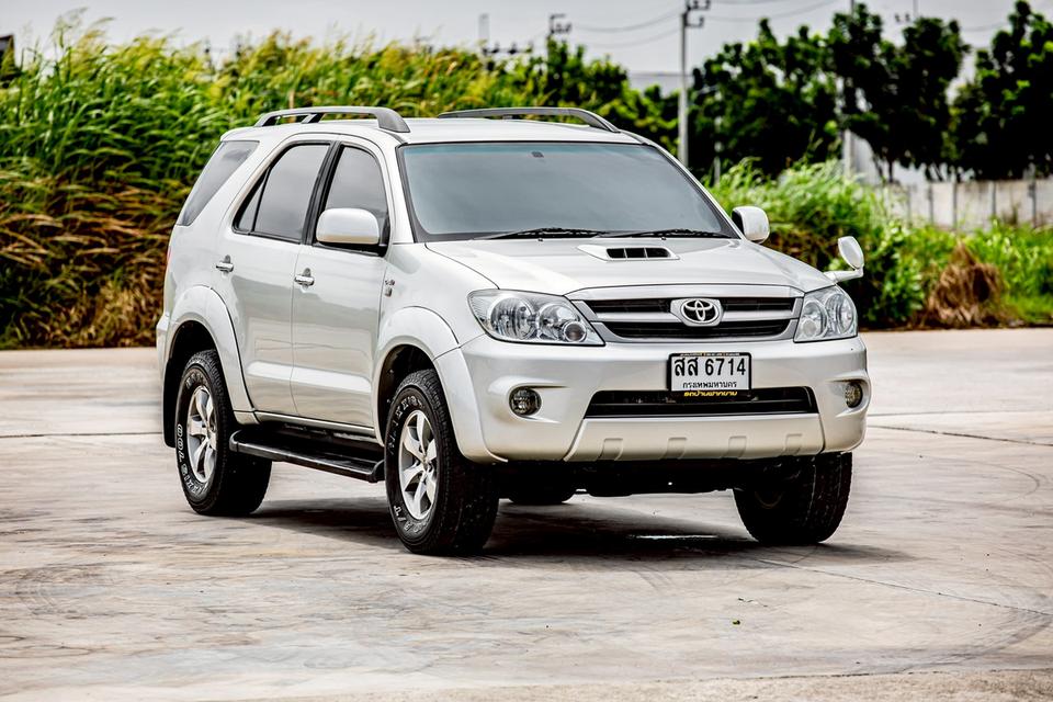 TOYOTA FORTUNER 3.0V 4WD สีเทา เกียร์ออโต้ ปี 2006 สวยสภาพดี 3