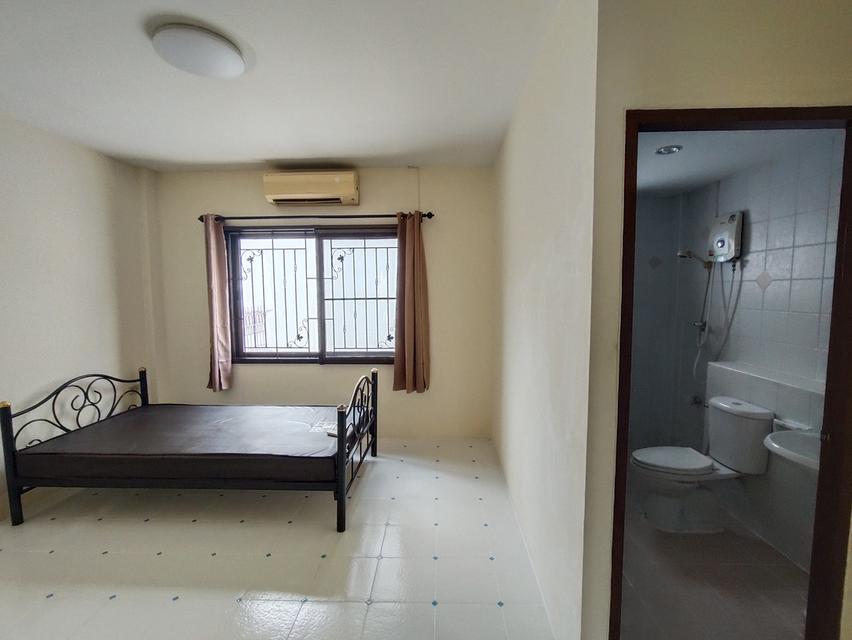 บ้านทาวน์เฮ้าส์ 21 ตารางวา 3 ห้องนอน 4 ห้องน้ำ ซอยสถานทูตลาว 9