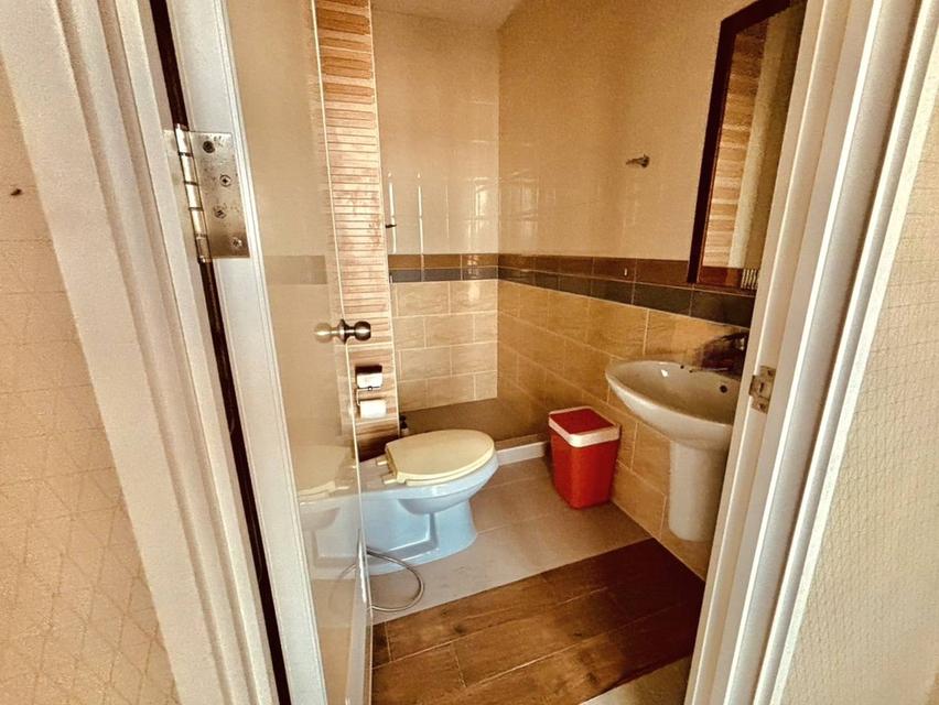 ให้เช่าทาวน์โฮม 3 ชั้น โกลเด้นทาวน์ ซ.นวมินทร์ 42 แยก 27 ,ซ.เกษตรนวมินทร์ 48, 5 ห้องนอน 4 ห้องน้ำ ต่อเติมครบ ไซส์ใหญ่ที่สุดในโครงการ 13