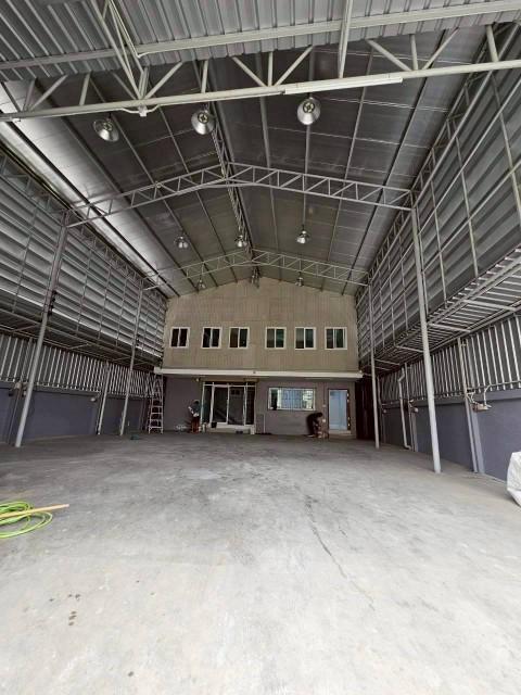 ให้เช่าโกดังใหม่ ทำเลบางนาตราด 310 ตร.ม มีออฟฟิศ เหมาะสำหรับ คลังสินค้า ธุรกิจออนไลน์ สำนักงานพร้อมโกดัง ราคาเช่า35000บ/ 2