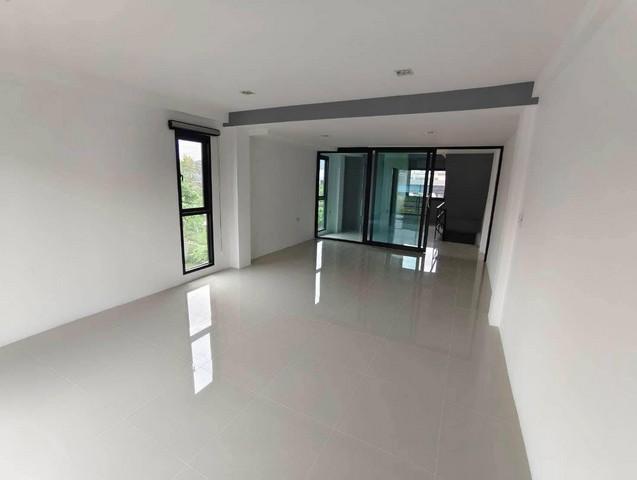 ให้เช่าทาวน์โฮม3.5ชั้นห้องมุม281ตร.ม.ย่านรามอินทราFashion Island เหมาะสำหรับออฟฟิศออนไลน์ไลฟ์ขายของใกล้MRTรามอินทรากม.9 3