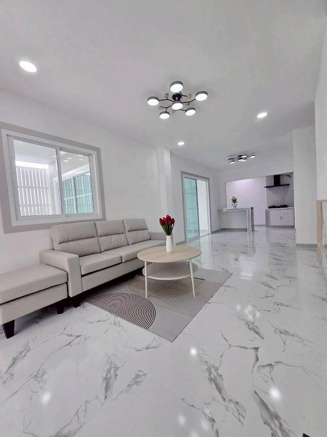 🚗🚗 จอดรถในบ้านได้ถึง 2 คัน 🚗🚗หมู่บ้านบัวทอง4  (คุณาภัทร) บางบัวทองทาวน์เฮ้าส์ 2 ชั้น  หลังมุมในส่วนตัว ตกแต่งใหม่พร้อมอยู่ 8