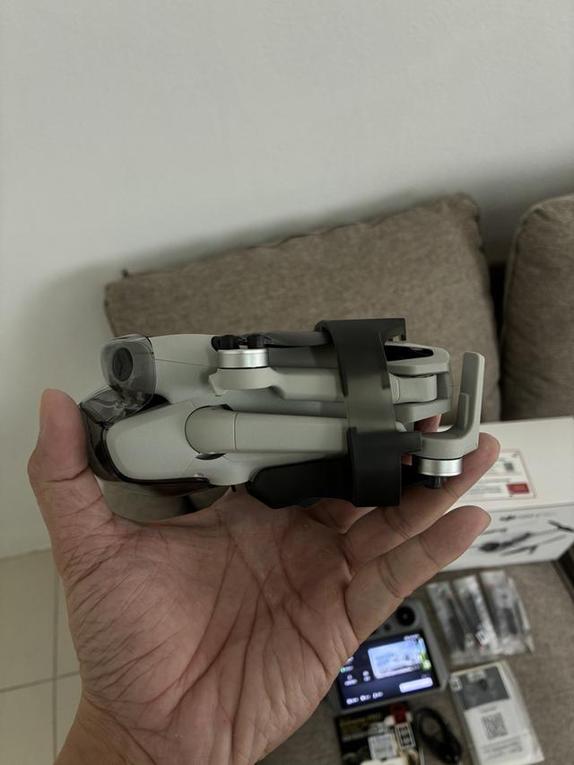 DJI Mini 4 Pro Combo Plus (DJI RC 2) 7
