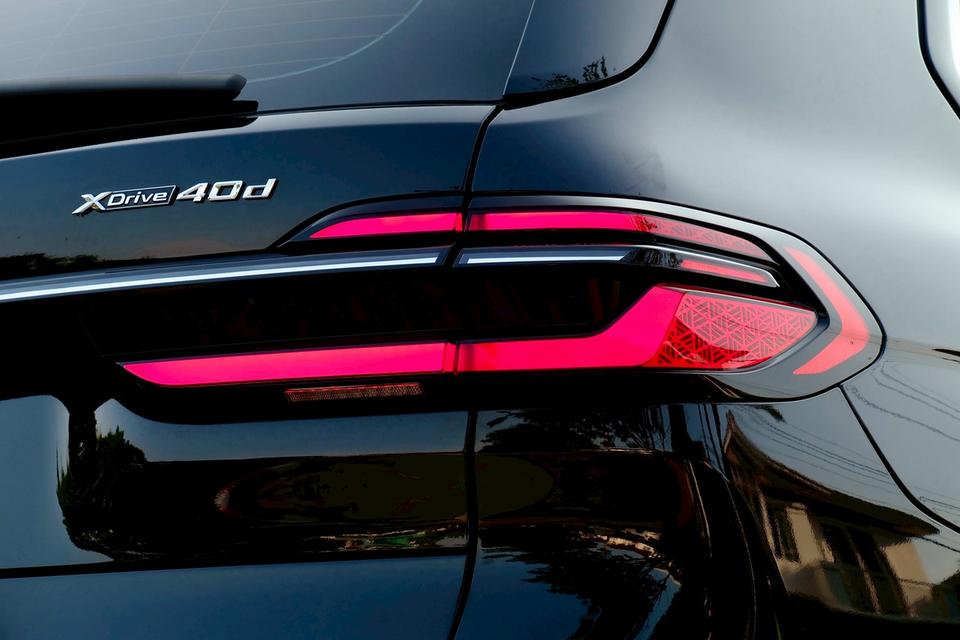 BMW X7 xDrive40d M-Sport (G07) LCI ปี 2024 สีดำ ราคาเร้าใจ รูปที่ 6