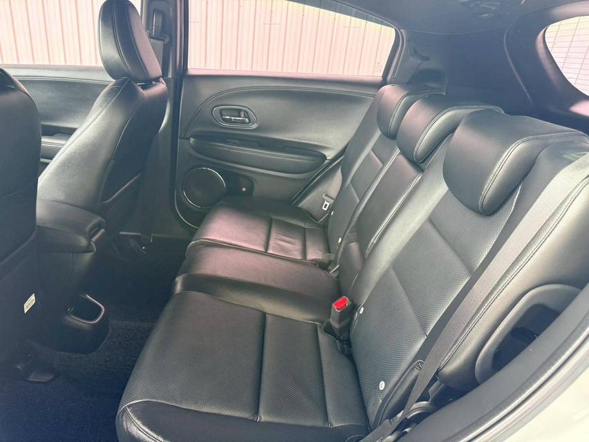 Honda HRV 1.8RS ปี20 13