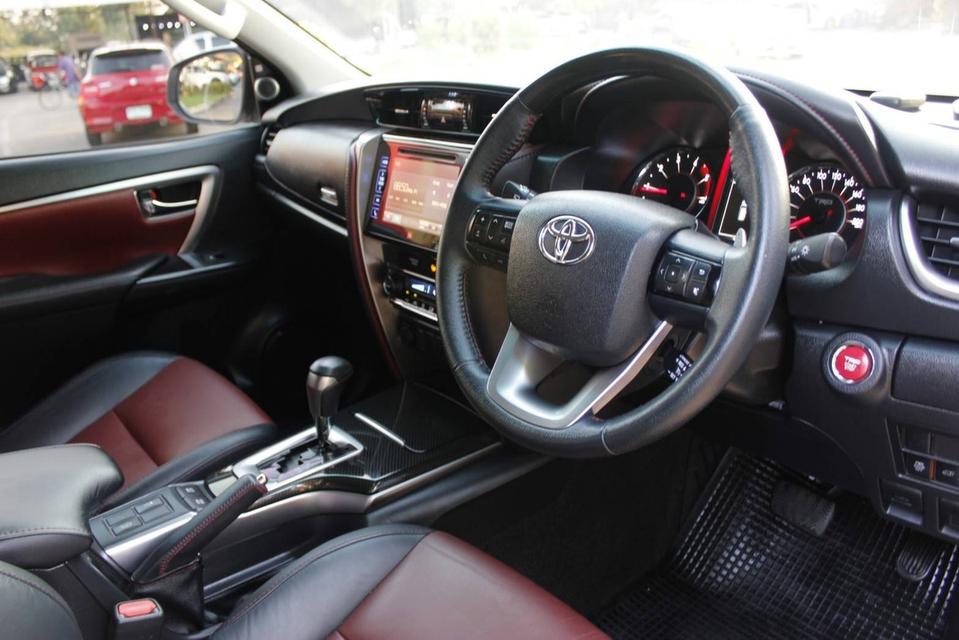 Toyota commuter 2.5 2013 4