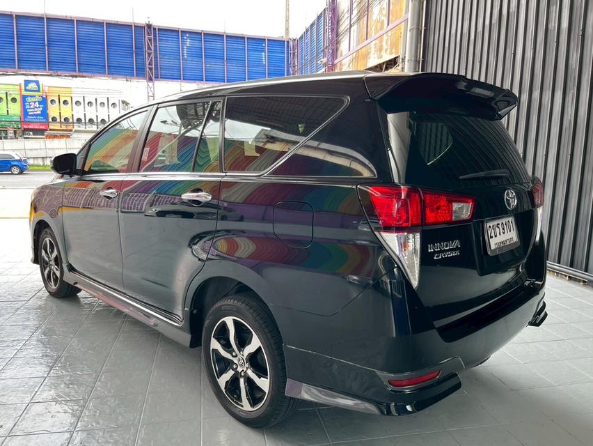 TOYOTA INNOVA CRYSTA 2.8 PREMIUM 2022