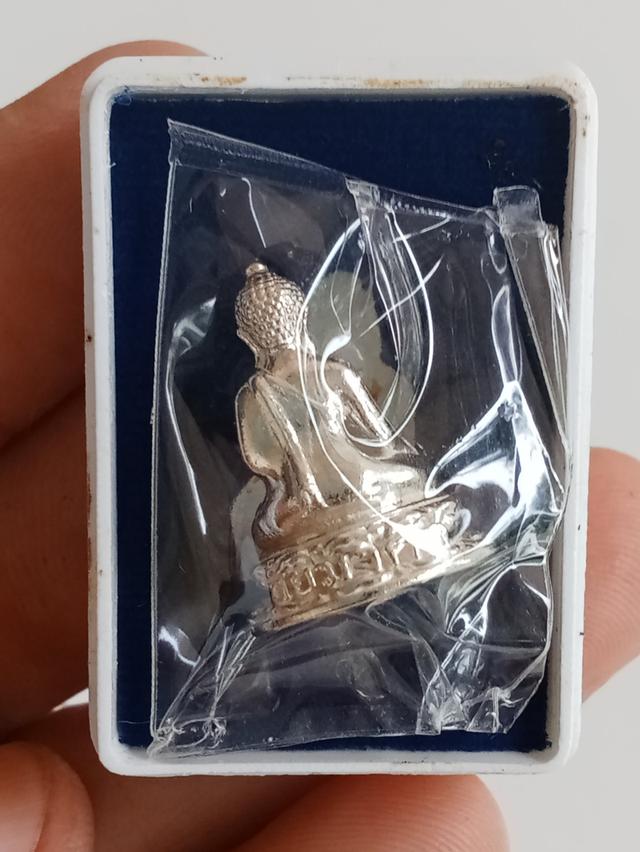 พระกริ่งชัยมงคลเนื้อเงินหลวงพ่อมุ่ยวัดดอนไร่แจกกรรมการปี2559พร้อมกล่องเดิม