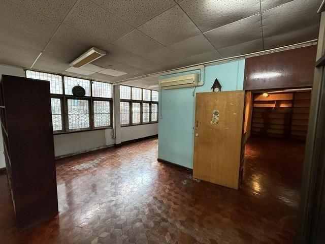 PB5984ให้เช่า บ้านเดี่ยว ย่านรามคำแหง ใกล้แยกลำสาลี บ้านหันหน้าทิศตะวันออก จอดรถในบ้านได้ 3-4 คัน ให้เช่าตามสภาพ 7