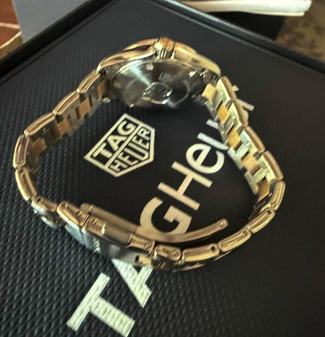 25.TAG Heuer Aquaracer ระบบ Quartz หน้าปัด 28 mm 18k Rose Gold Swiss Ladies Watch  พร้อมกล่องแท้+คู่มือ ใบรับประกัน 4