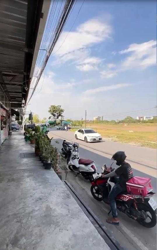 พื้นที่ร้านค้าให้เช่า 6