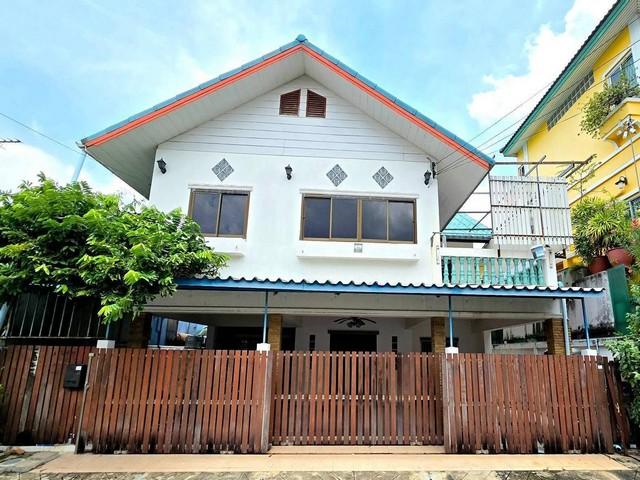 ให้เช่าบ้านเดี่ยว 2 ชั้น 50 ตรว. 6 ห้องนอน หมู่บ้านเสนานิเวศน์ 1 ประเสริญมนูกิจ 18 ใกล้ถนนเกษตรนวมินทร์ ใกล้ ม.เกษตร 1