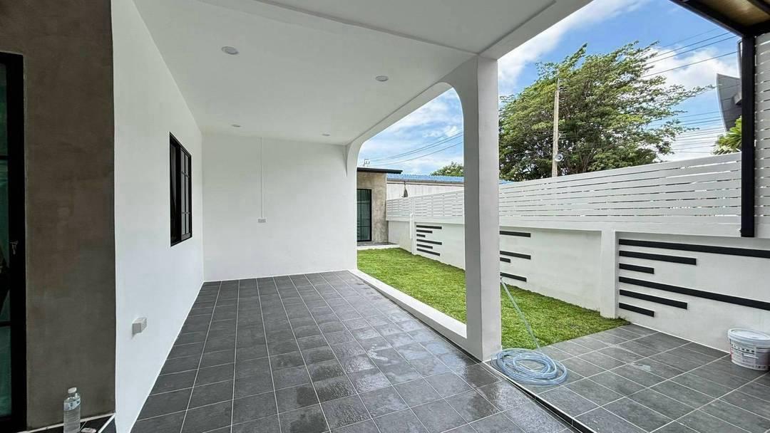 หมู่บ้านรัตนาวดี  จันทร์ทองเอี่ยม ทาวน์เฮาส์ 2 ชั้น แปลงริม ตกแต่งใหม่พร้อมอยู่ใกล้เซ็นทรัลเวตเกส ทำเลรถไฟฟ้าMRT เข้าออกได้ 2 ทาง 4