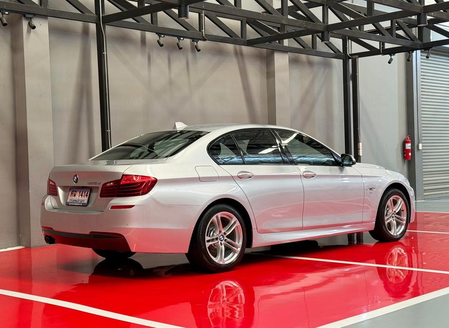 2015 BMW 525D MSPORT LCI รถมือเดียวออกป้ายแดง รถวิ่งน้อย เข้าศูนย์ทุกระยะ รถไม่เคยมีอุบัติเหตุครับ รูปย่อยที่ 3