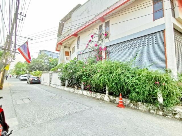 ที่ดินพร้อมอาคาร 3ชั้น 5นอน 4น้ำ สุขุมวิท83 BTSปากน้ำ ใกล้ BTS ศรีนครินทร์ 500 ม. และหอชมเมืองสมุทรปราการ 1ไร่ 1000 ตร.ม 5