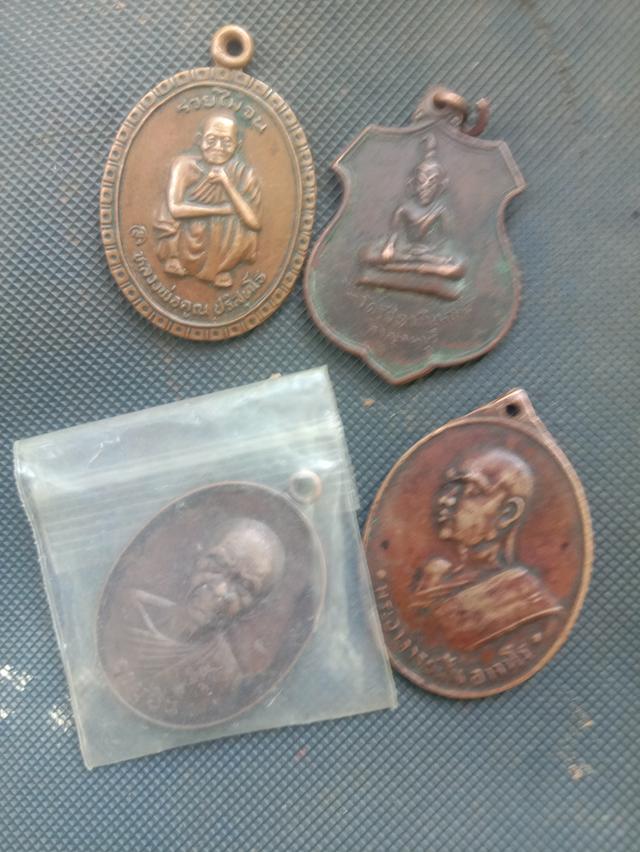 ขายพระเครื่องราคาเหมาๆ