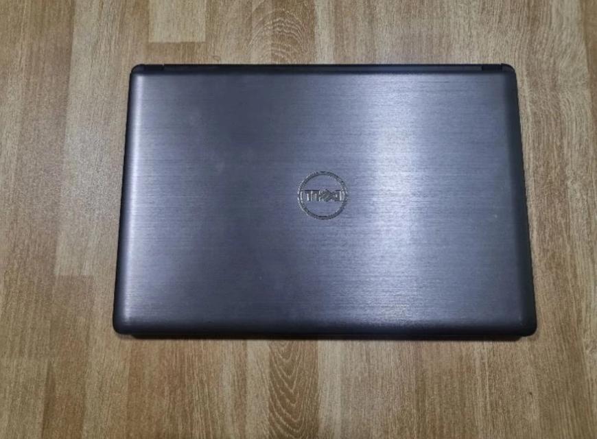 Notebook Dell แบบบางและเบา มือ2