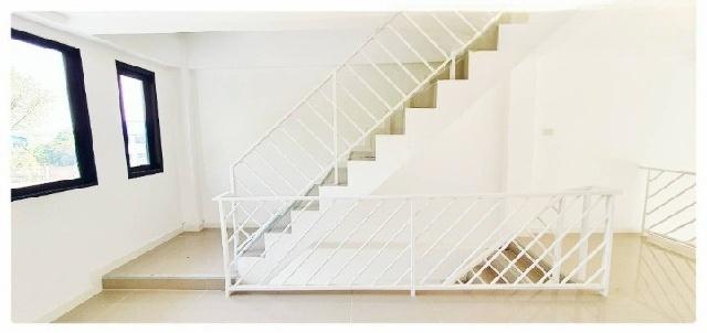 คลองห้า ม.เทคโนโลยีราชมงคลธัญบุรี 4.5 กม.เช่าอาคารพาณิชย์ 4.5 ชั้น มีดาดฟ้า 20 ตร.วา.336.ม.ฟิวเจอร์พาร์ค รังสิต 5.1 กม.  6