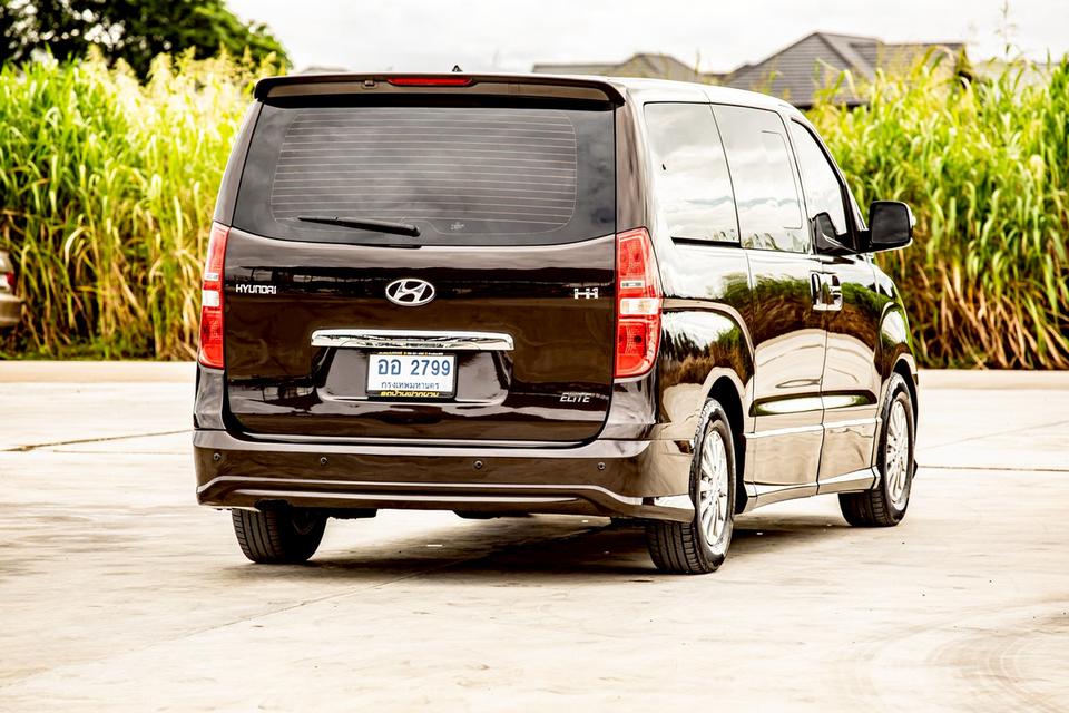 Hyundai H-1 ELITE 2.5 ดีเซล ปี 2016 สีน้ำตาล มือเดียวป้ายแดง  6