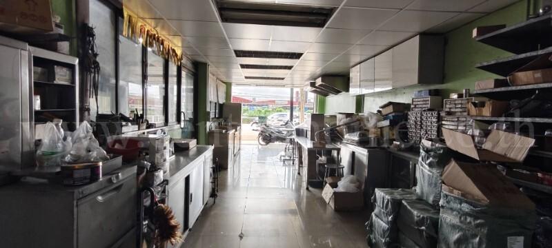 อาคารพาณิชย์ 3 ชั้นครึ่ง 3 คูหา ติดถนนเพชรเกษม ทำเลดี ราคาถูก 10