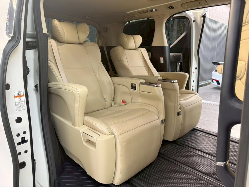 TOYOTA ALPHARD 2.5 HYBRID E-FOUR ปี2022 14