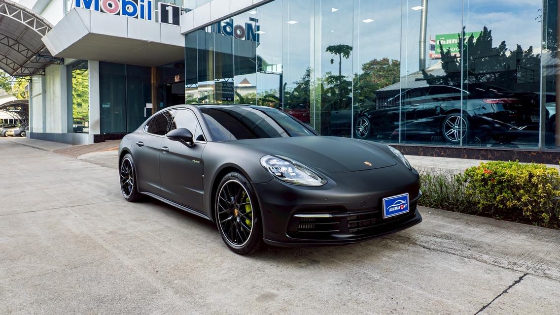 Porsche Panamera 4 E-Hybrid ปี 2018